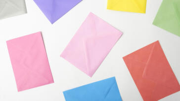 L'Envelope Challenge per risparmiare con la legge di Gauss